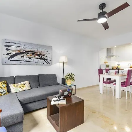 Sea Views With Terrace And Pools Estepona