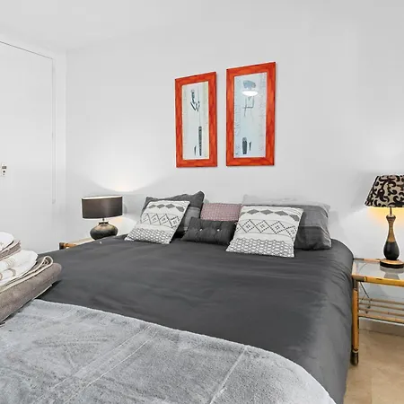 Apartament With Terrace And Pools In The Port *
