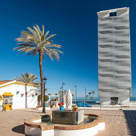 With Terrace And Pools In The Port דירה