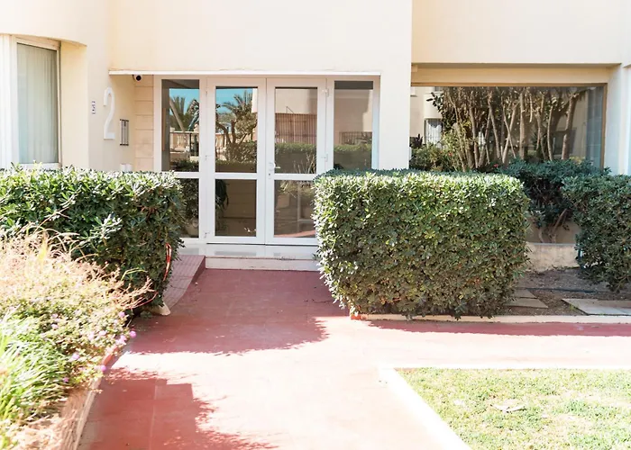 Appartement With Terrace And Pools In The Port Estepona