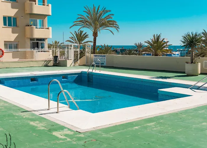 With Terrace And Pools In The Port Διαμέρισμα *